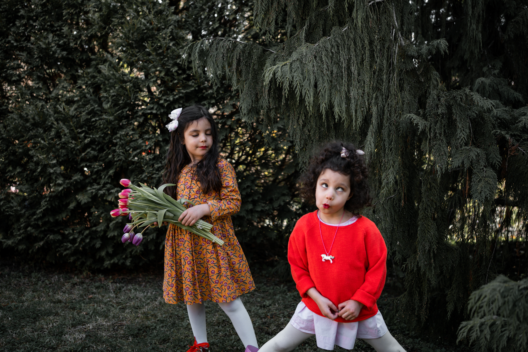 Anniversaire confiné, Coronavirus, 2 petites filles font les clowns