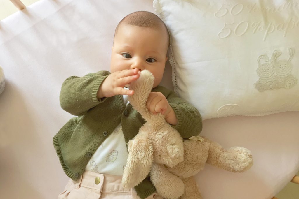 Bébé et doudou Moulin Roty