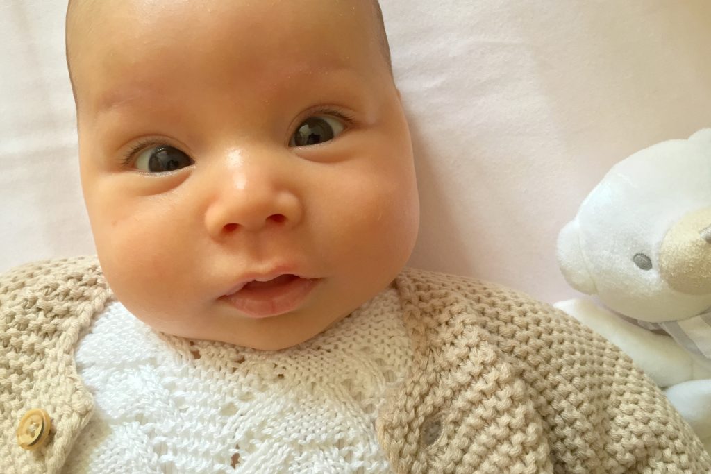 Bébé en robe Zara Home et gilet Petit bateau., Doudou Tartine et chocolat