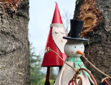 Playlist de Noël, Santa et Snowman sur une luge