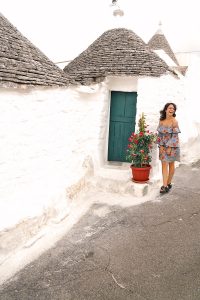 Femme qui rit Alberobello, Pouilles Italie