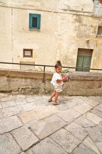 Petite fille photographie Matera, Italie