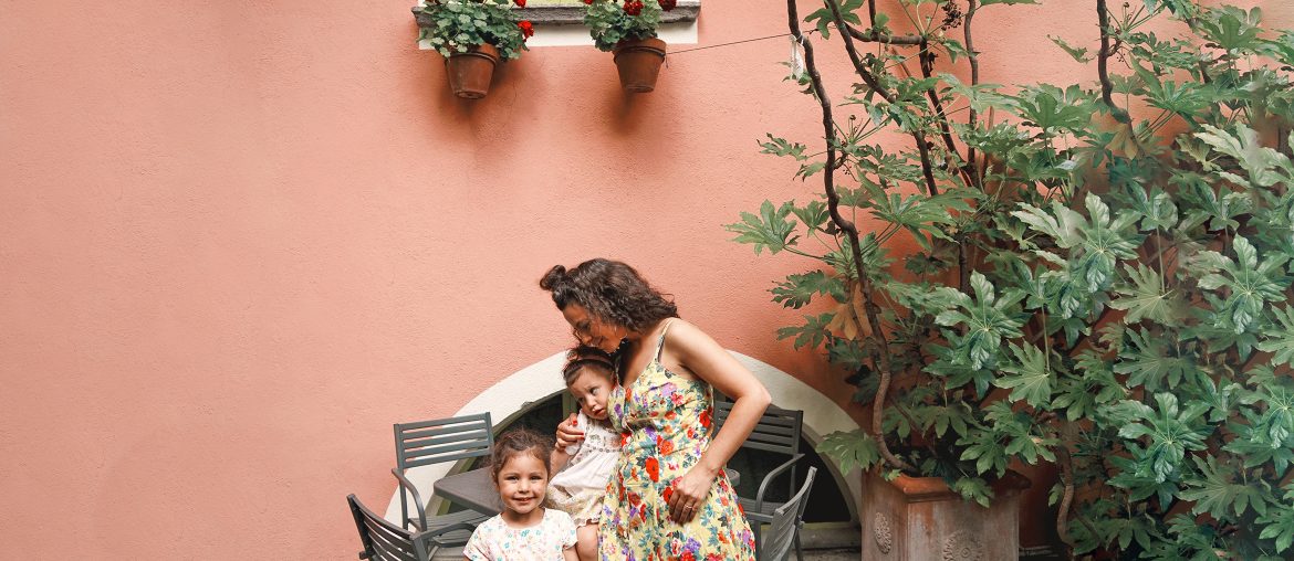 Mère et filles à Orvieto Italie