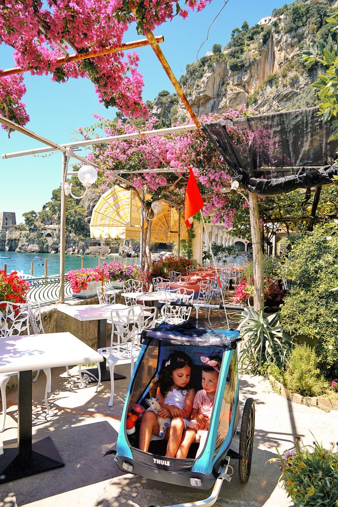 Soeurs en remorque Thulle, Côte Amalfitaine, Positano