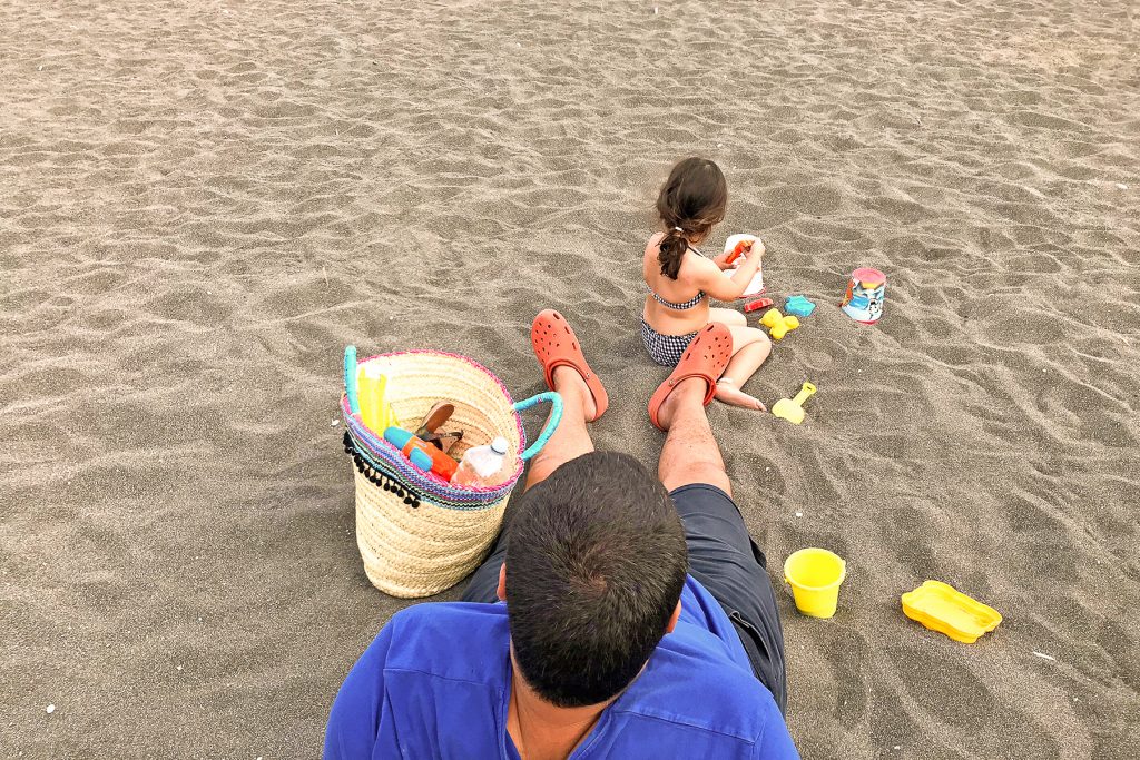 Côte Amalfitaine, Vietri sul Mare, père et fille à la plage
