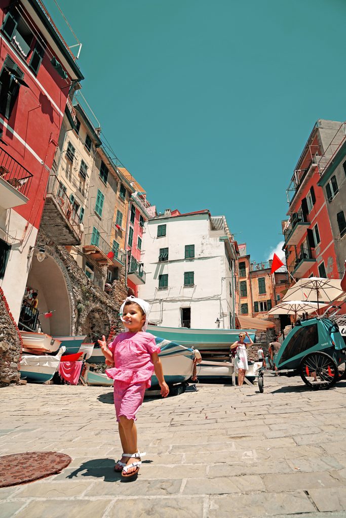 Riomaggiore, petite fille au foulard