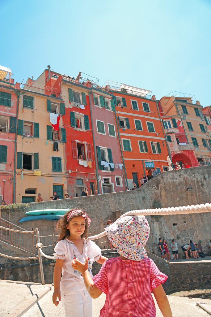 Riomaggiore, 2 soeurs s'amusent