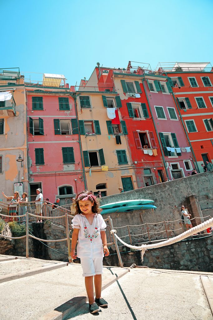 Riomaggiore, petite fille qui sourit