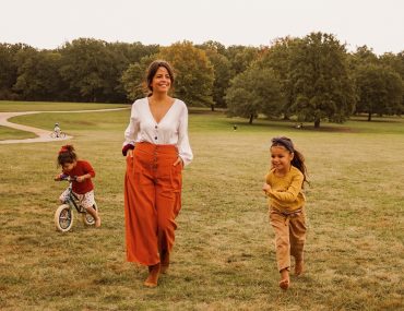 Mère et filles au parc de Lacroix Laval