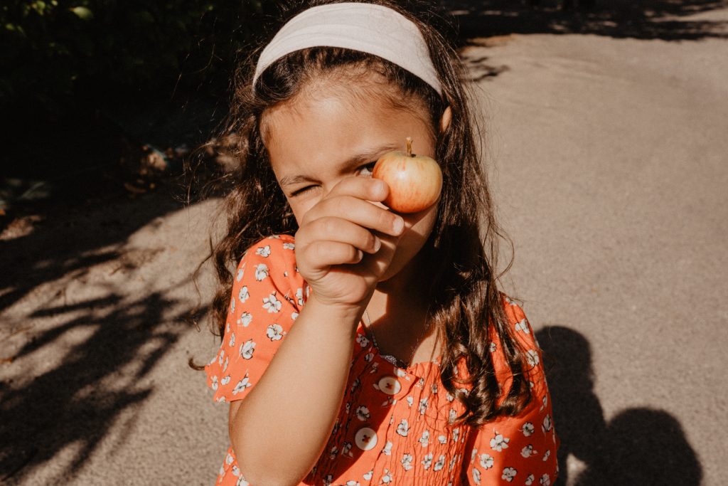Romy et sa pomme