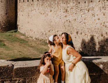Mère et filles à Carcassonne